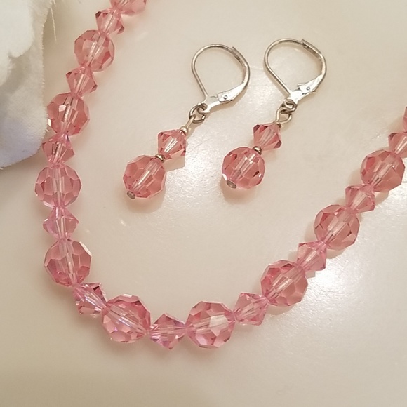 πΊ!HOST PICK!πΊ CRYSTAL PINK NECKLACE & EARRINGS - Picture 3 of 4